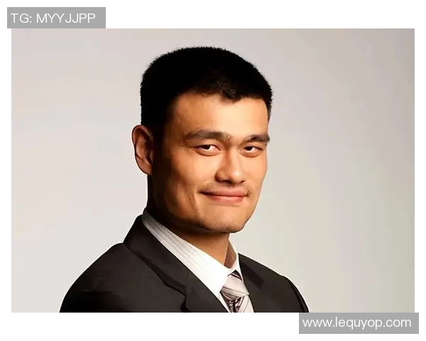 姚明签字珍品引发热议球迷争相收藏Fleer卡片背后的故事