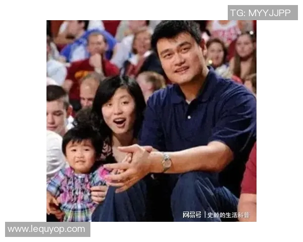 姚明与路人偶遇的温馨瞬间引发的感动与思考 姚明与路人偶遇的温馨瞬间引发的感动与思考