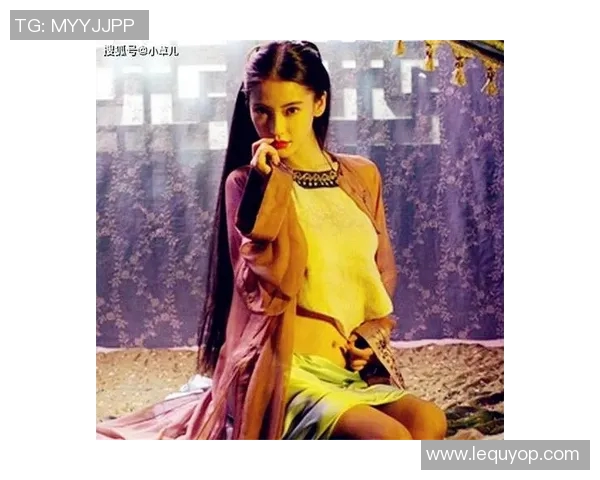 杨颖与足球明星的甜蜜时光揭示了他们背后的故事与情感交织