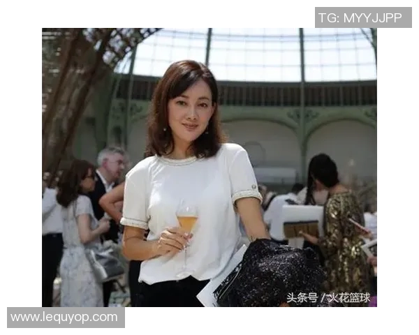 篮球明星的演员妻子如何在家庭与事业之间找到平衡与幸福生活